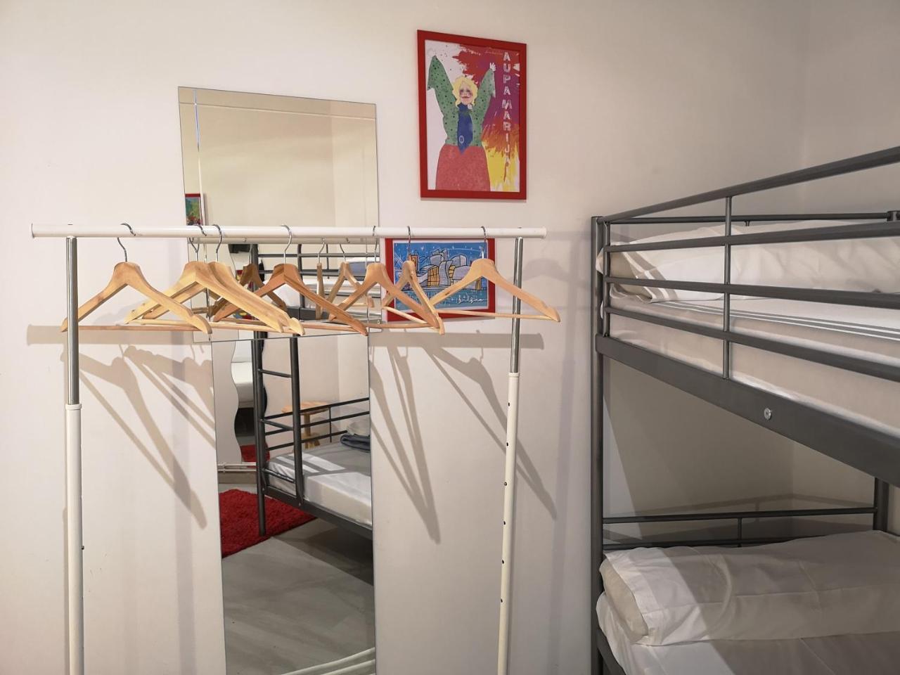 Pil Pil Hostel ビルバオ エクステリア 写真